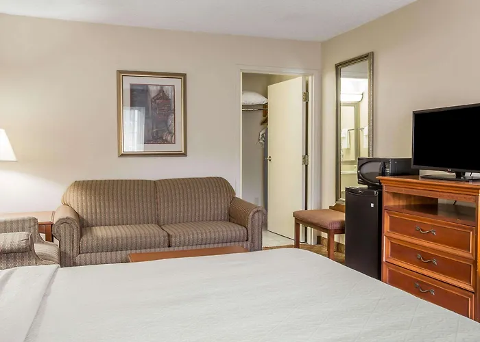 Hotel Quality & Hanes Mall Winston-Salem