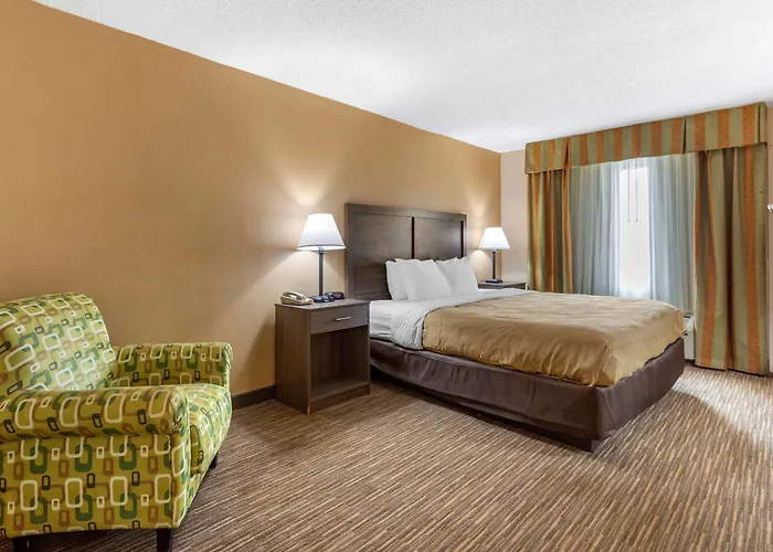 Quality & Hanes Mall Hotel 3*
