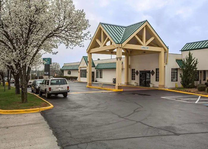 Quality & Hanes Mall Hotel