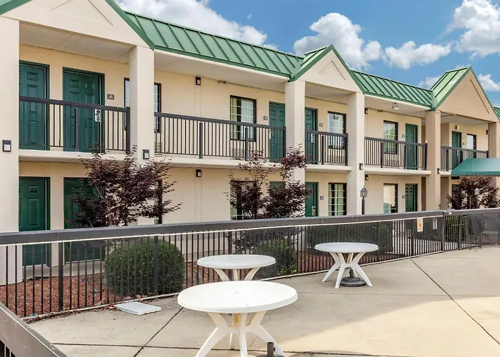 Hotel Quality & Hanes Mall Winston-Salem
