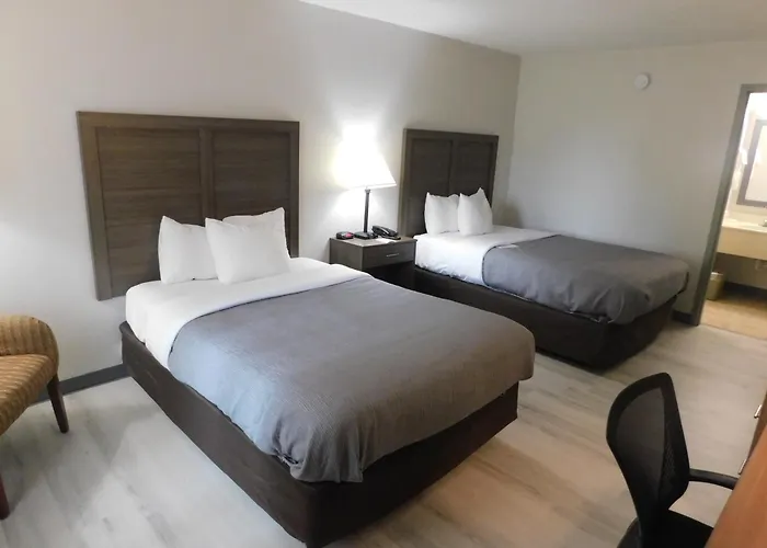 Quality & Hanes Mall Hotel 3*
