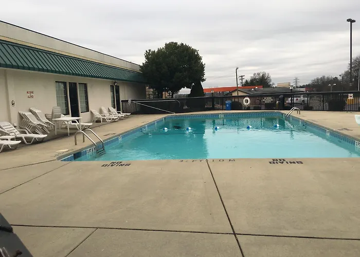Quality & Hanes Mall Hotel 3*