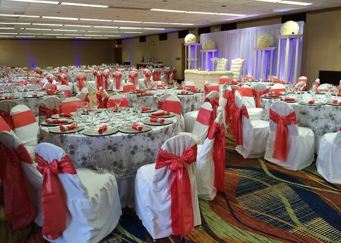 Quality & Hanes Mall Hotel