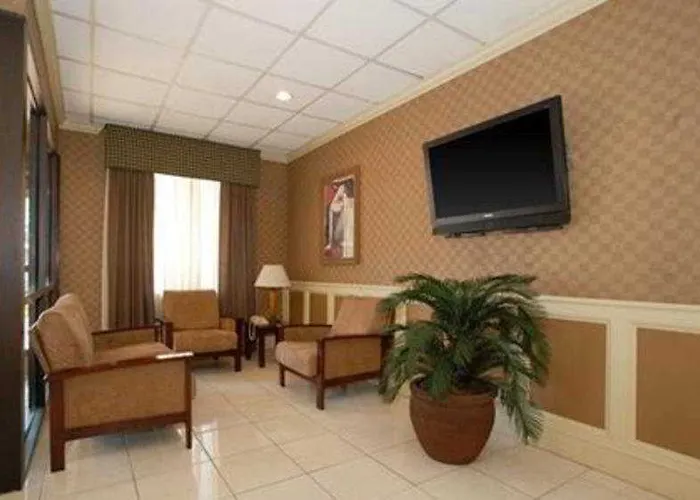 Hotel Quality & Hanes Mall